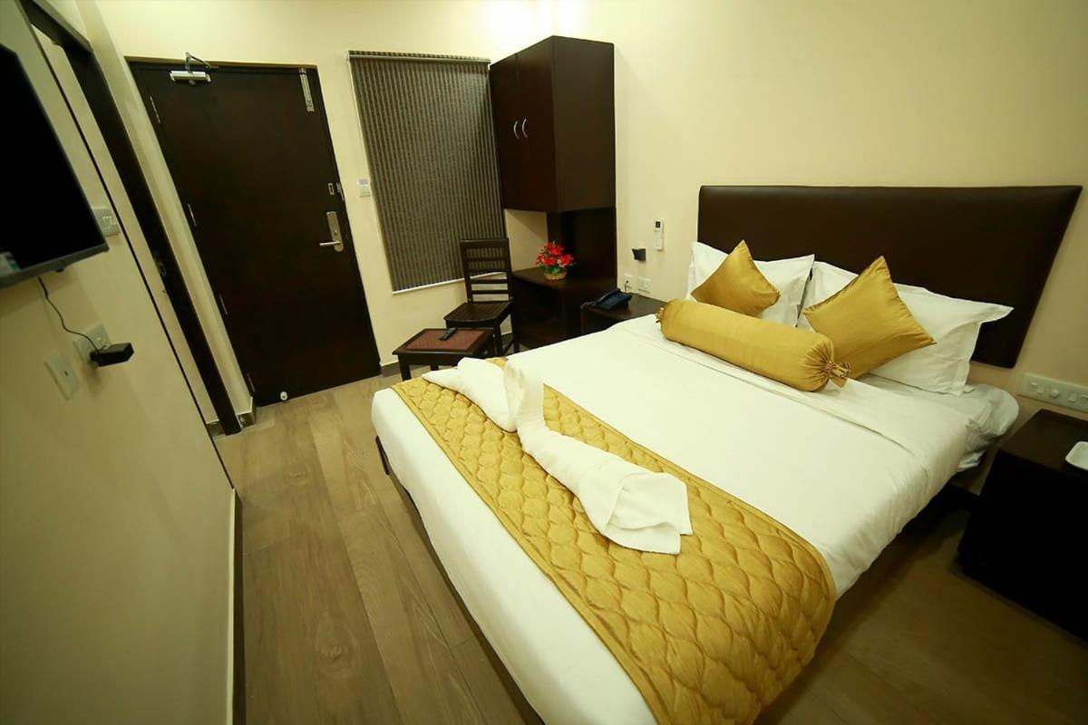 Sapphire Inn Pondicherry Eksteriør bilde