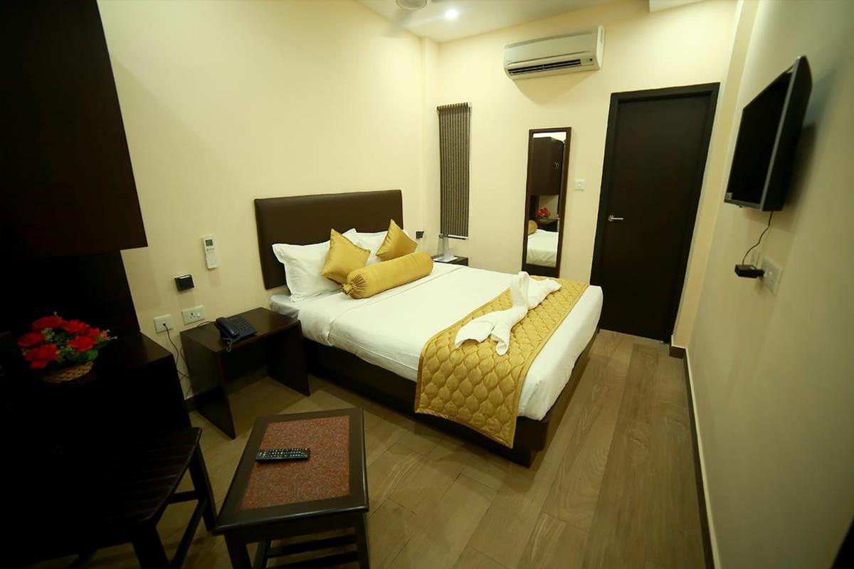 Sapphire Inn Pondicherry Eksteriør bilde
