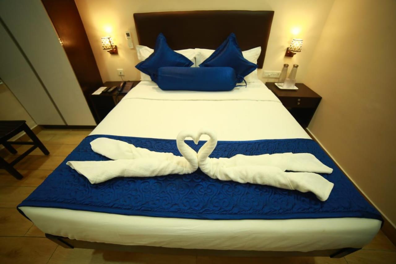 Sapphire Inn Pondicherry Eksteriør bilde