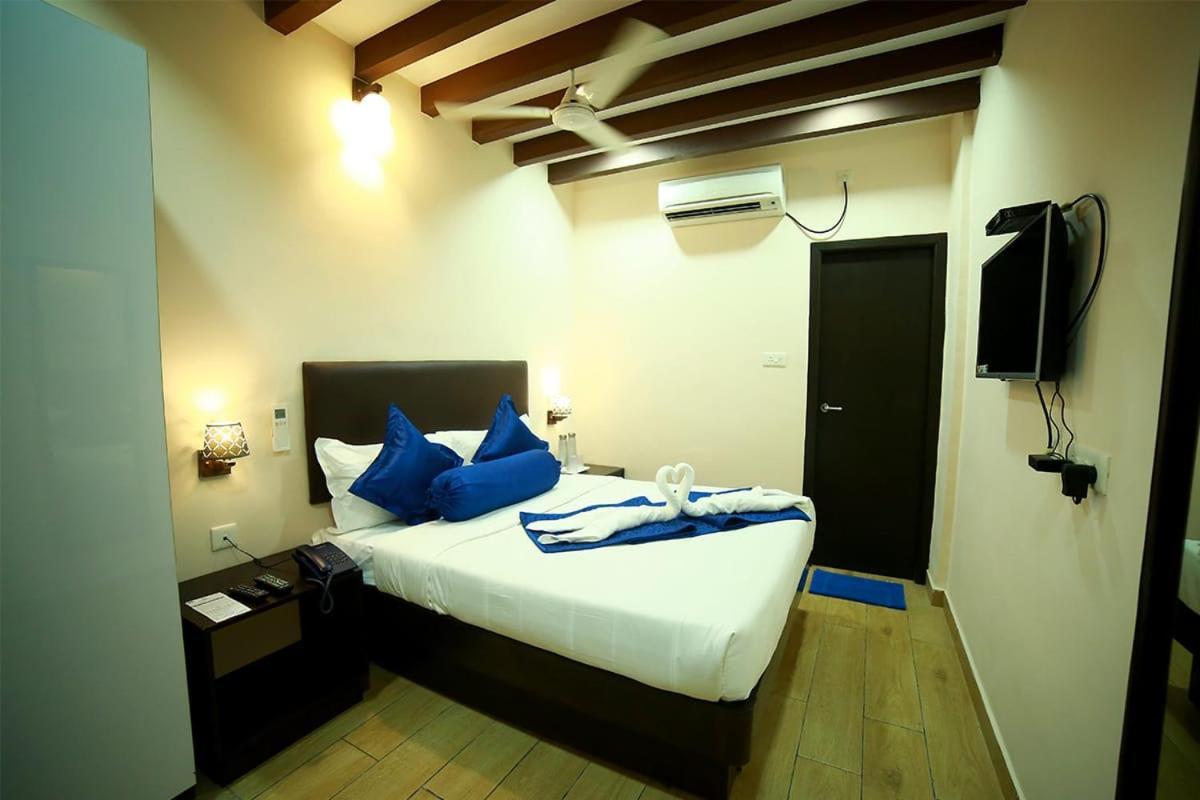 Sapphire Inn Pondicherry Eksteriør bilde