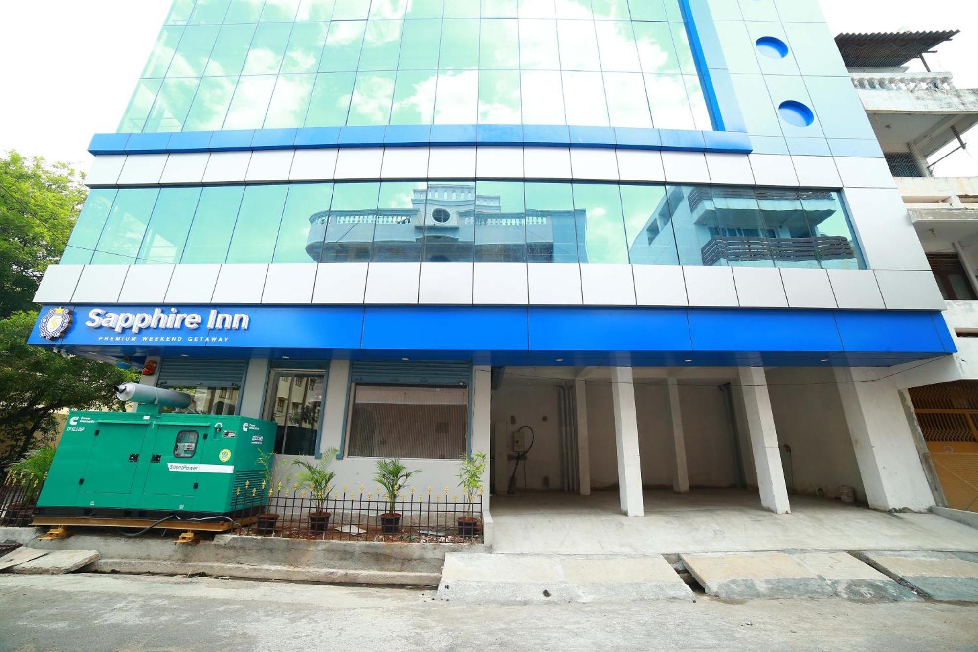 Sapphire Inn Pondicherry Eksteriør bilde