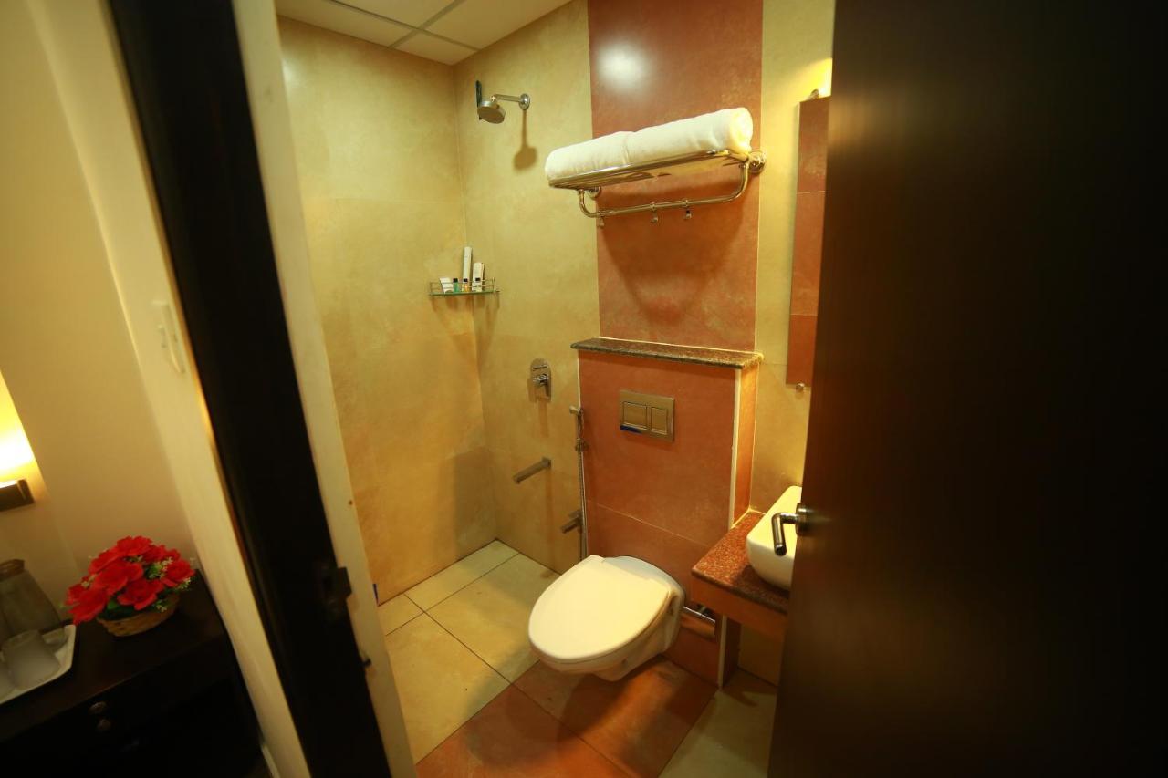 Sapphire Inn Pondicherry Eksteriør bilde