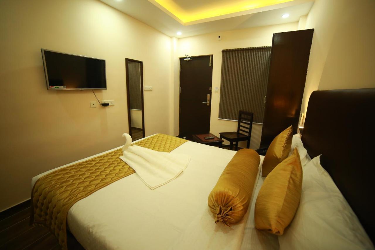 Sapphire Inn Pondicherry Eksteriør bilde