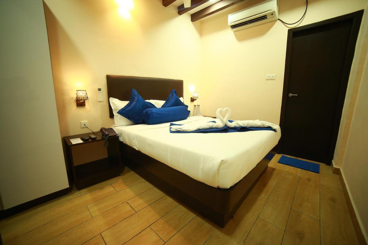 Sapphire Inn Pondicherry Eksteriør bilde