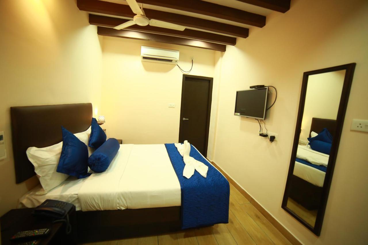 Sapphire Inn Pondicherry Eksteriør bilde