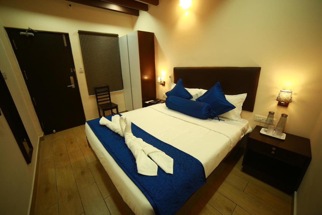 Sapphire Inn Pondicherry Eksteriør bilde