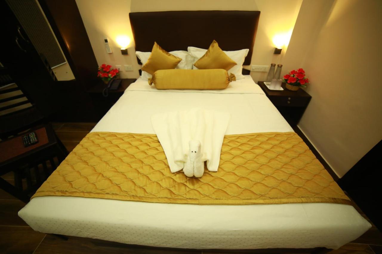 Sapphire Inn Pondicherry Eksteriør bilde