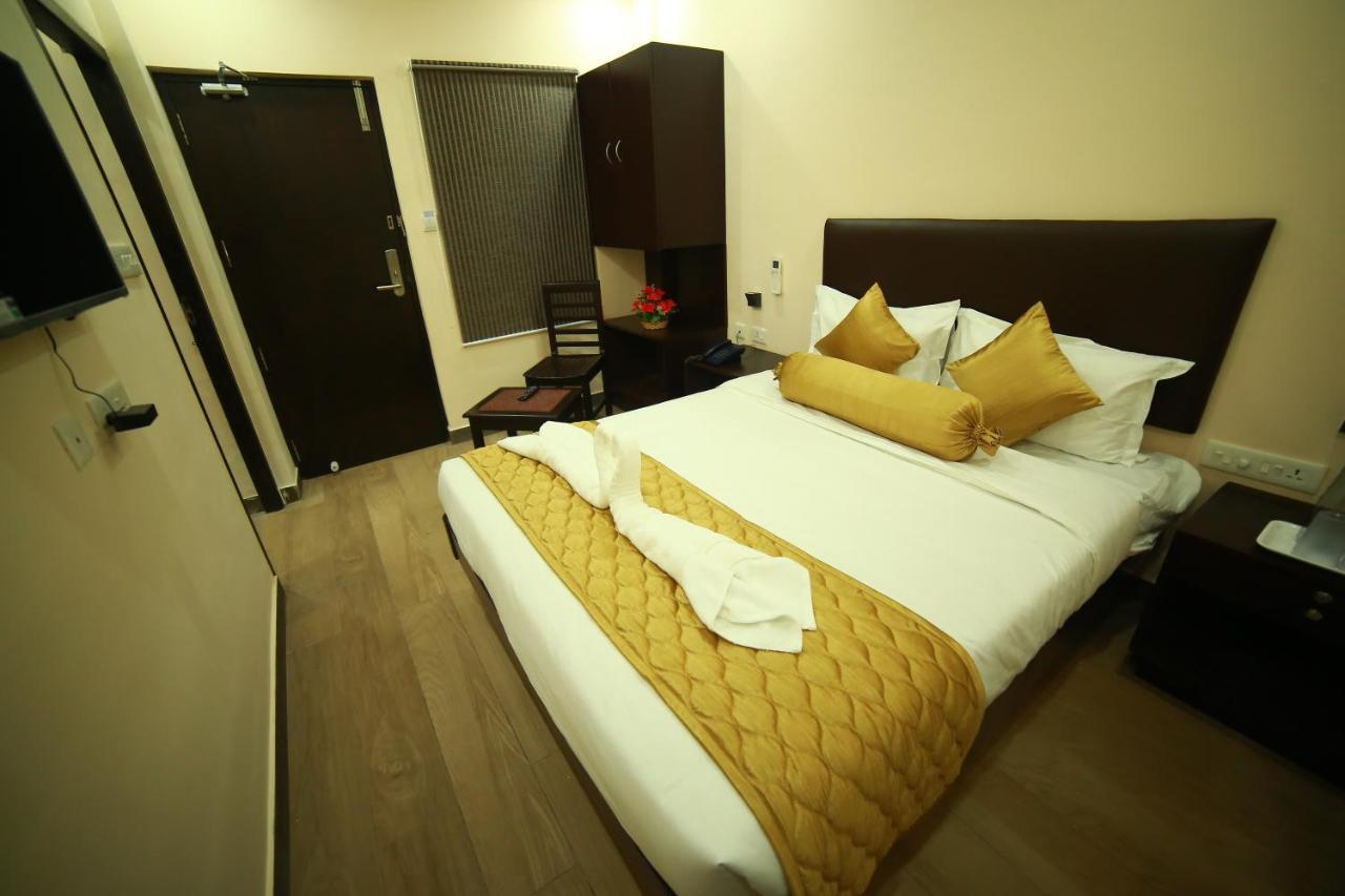 Sapphire Inn Pondicherry Eksteriør bilde